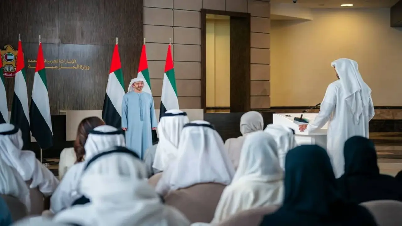 الإمارات تتغلب على التحديات بكفاءة وفقًا لقول عبدالله بن زايد.